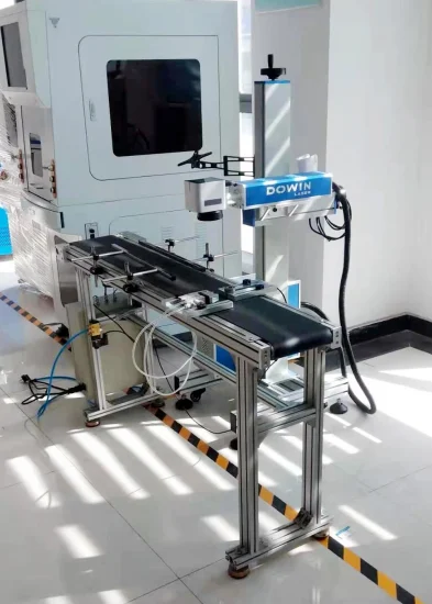 Лазерный принтер с серийным номером Онлайн Летающая лазерная маркировка CO2 Печать медицинской упаковки с помощью конвейерной машины для капсул